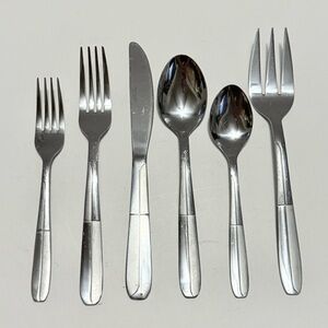 26-Piece Cambridge Silversmiths “Asher–Sand” Stainless Steel Flatware Set